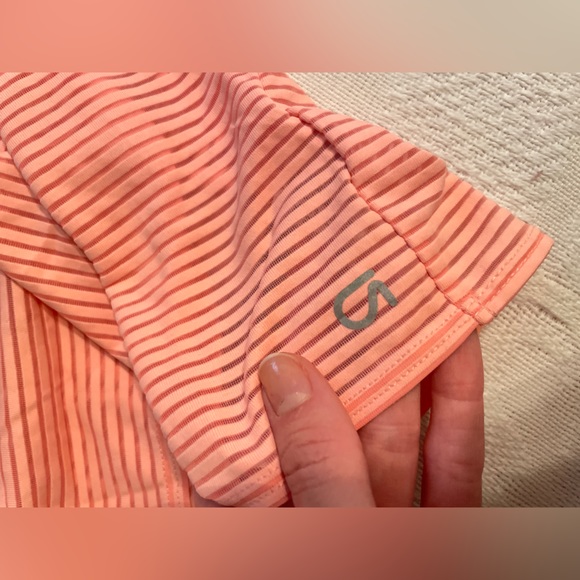 GAP Fit Pink Peach Athletic Lightweight Curved Hem Muscle Tee Top Size Medium - Picture 5 of 7